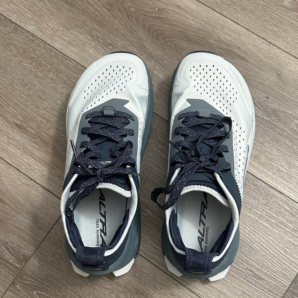 Altra Men's Olympus 6 Athletic Shoes - Dark Blue and White - Picture 6 of 6